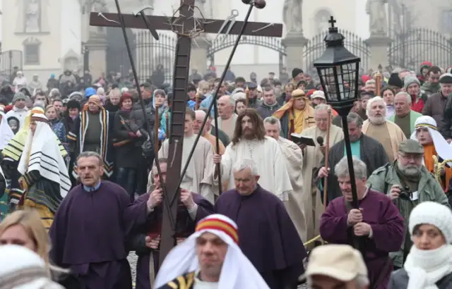 Wielki Piątek: jak wygląda msza i co warto o niej wiedzieć