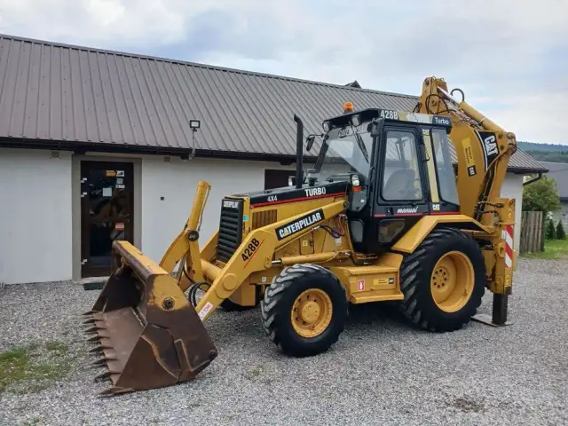 Jaką koparko ładowarkę do 30 tys zł wybrać, by nie przepłacić?