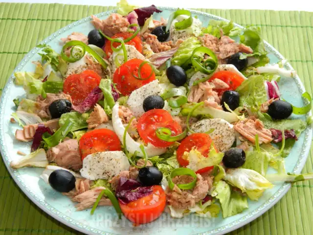 Jaki tuńczyk do sałatki wybrać? Porównanie, wskazówki i najlepsze opcje