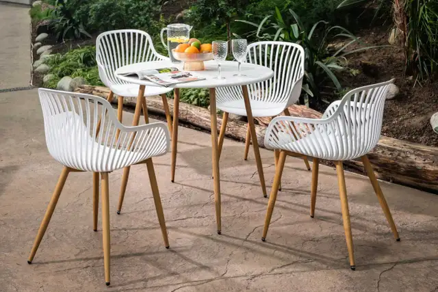 Majówka za pasem: z pomocą sklepu meblowego urządź balkon lub taras