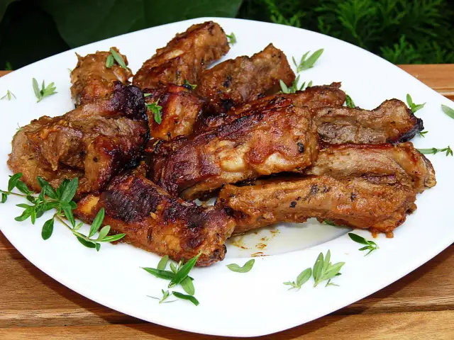 Jak zrobić dobre żeberka w piekarniku, które zawsze wychodzą soczyste