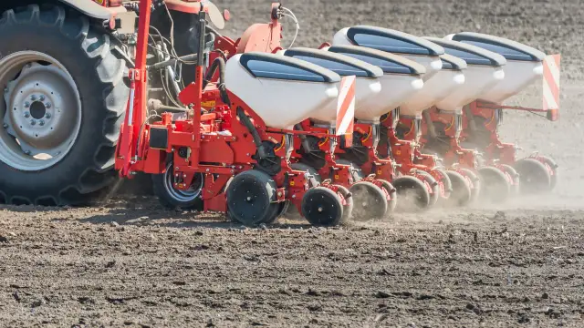 Uprawa płużna kontra uprawa bezorkowa