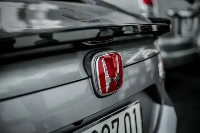 Auto z automatem do 15 tys: Najlepsze oferty na rynku używanych aut