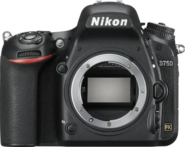 Lustrzanka Nikon D750 w Media Markt – najlepsza cena i recenzje