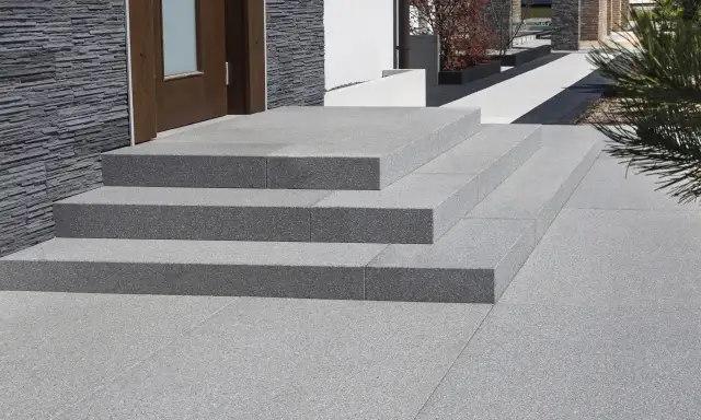 Z czego zrobić schody na taras? Porównanie materiałów i kosztów