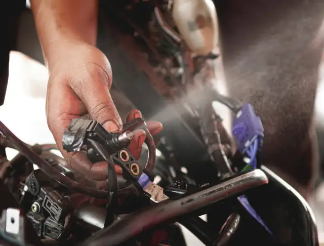 Objawy lejących wtrysków diesel - jak je rozpoznać i naprawić