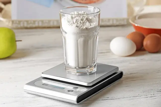 200 gram mąki ile to szklanek? Prosty przelicznik dla każdego przepisu