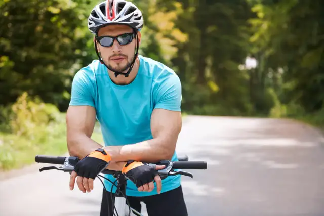Ile zarabia kolarz? Zaskakujące różnice w wynagrodzeniach zawodowych