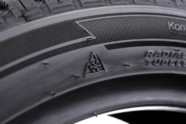 Jak rozpoznać opony wielosezonowe: 5 kluczowych cech i oznaczeń