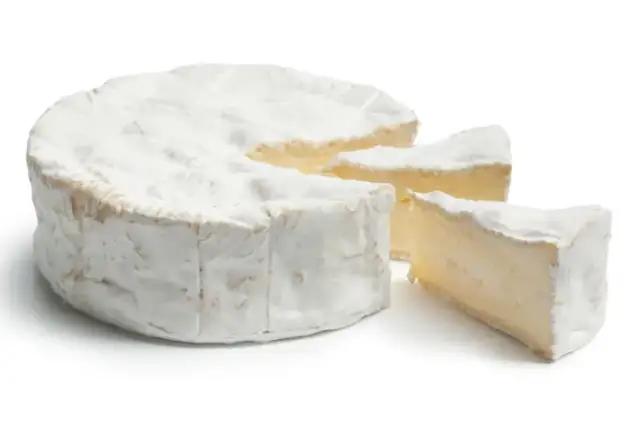Ile kalorii ma ser camembert? Poznaj wartość energetyczną