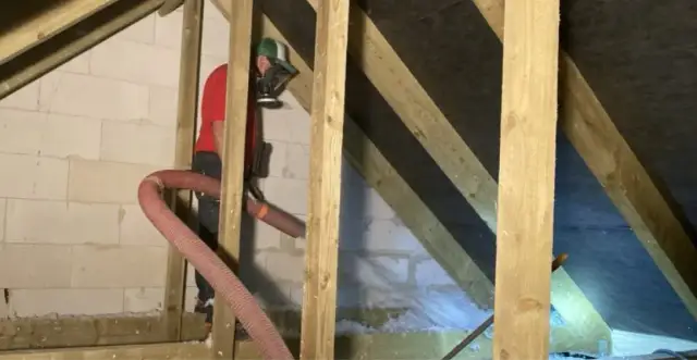 Ocieplenie budynków szkieletowych i modułowych: Dlaczego URSA Pure Floc to doskonały wybór?