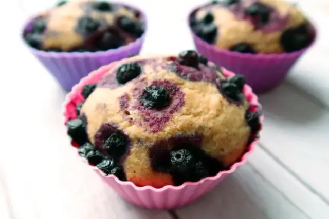 Przepis na muffinki dla rocznego dziecka: zdrowe i bezpieczne przekąski