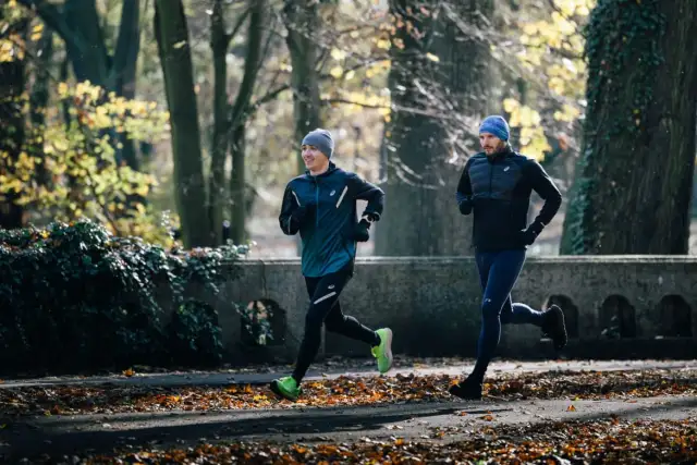 Jakie spodnie do biegania wybrać, aby czuć się komfortowo i stylowo