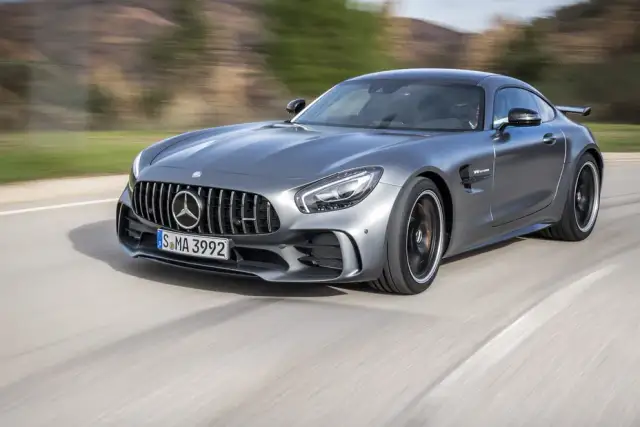 Mercedes-AMG GT 63: nieziemskie osiągi i luksus w jednym samochodzie