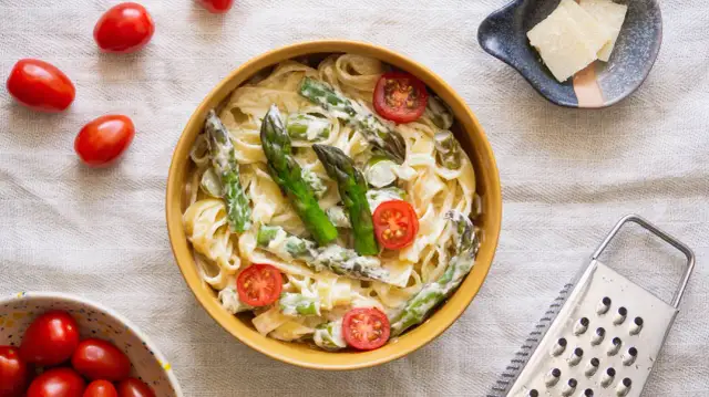 Pyszne spaghetti ze szparagami – prosty przepis na wyjątkowe danie