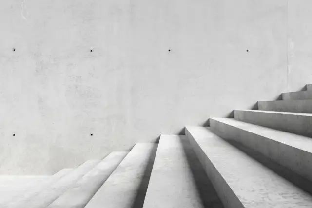 Co na stare schody? Sprawdź najlepsze metody renowacji i wykończenia