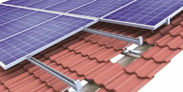 Jak montować panele fotowoltaiczne na dachówce - uniknij najczęstszych błędów