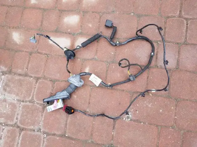 Wiązka elektryczna drzwi Opel Zafira A - jak uniknąć kosztownych napraw?