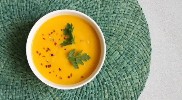 Ile kalorii ma zupa dyniowa? Odkryj jej kaloryczność i wartości odżywcze