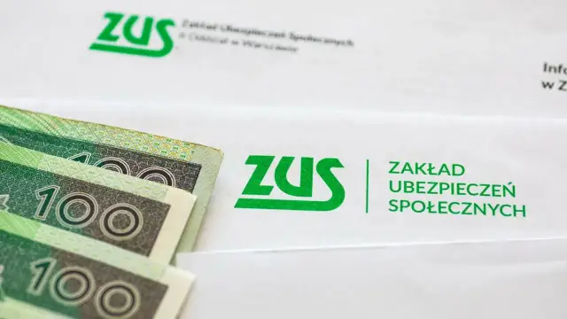 Pieniądze i dokumenty ZUS. Nadzieja na godne zus emerytury.