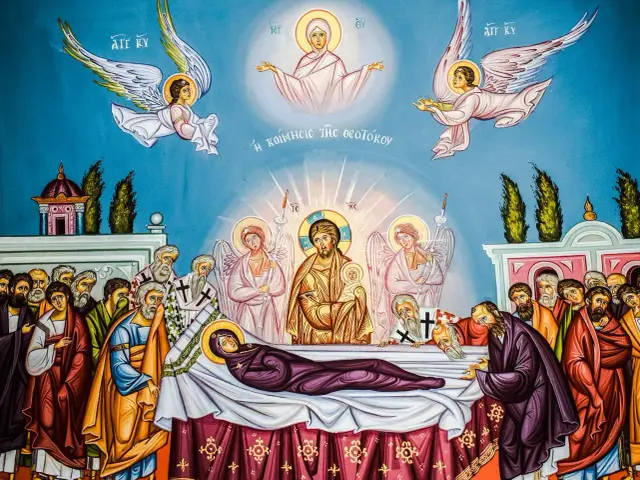 Ikona przedstawia wniebowzięcie NMP. Maryja leży na łożu, otoczona apostołami i aniołami. Nad nią w chwale ukazuje się Chrystus.