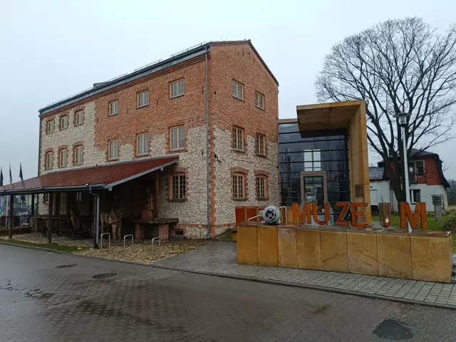 Muzeum Stary Młyn Żarki: Odkryj Dawne Rzemiosła Interaktywnie