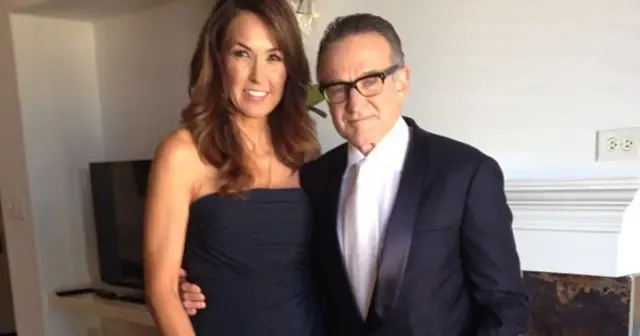 Robin Williams z żoną, Susan Schneider, w eleganckich strojach.