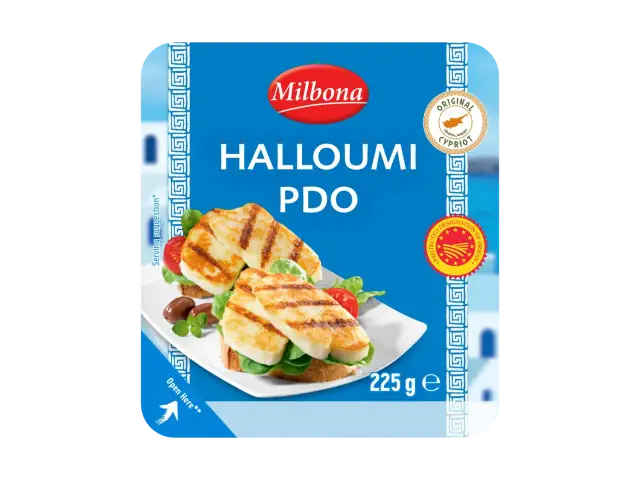 Ser halloumi PDO Milbona z grilla na kanapkach, z pomidorkami i oliwkami. Idealny na letnie przekąski.