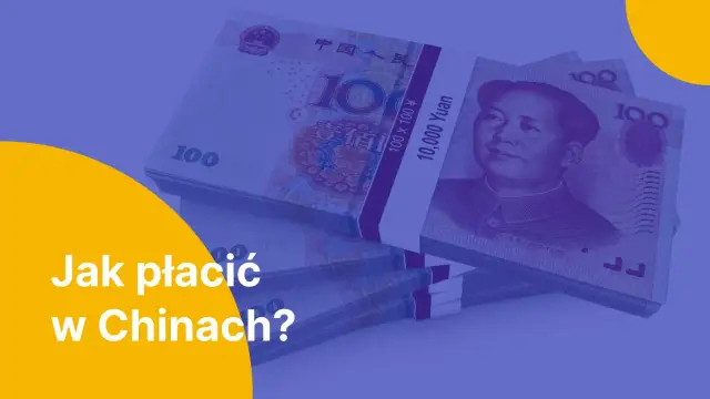 Stosy banknotów 100 juanów, chińska waluta, z portretem Mao Zedonga. Pytanie "Jak płacić w Chinach?" sugeruje, że to pieniądze do transakcji.