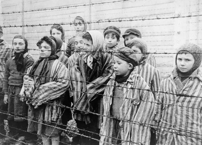 W którym roku powstało Auschwitz? Odkryj jego tragiczną historię