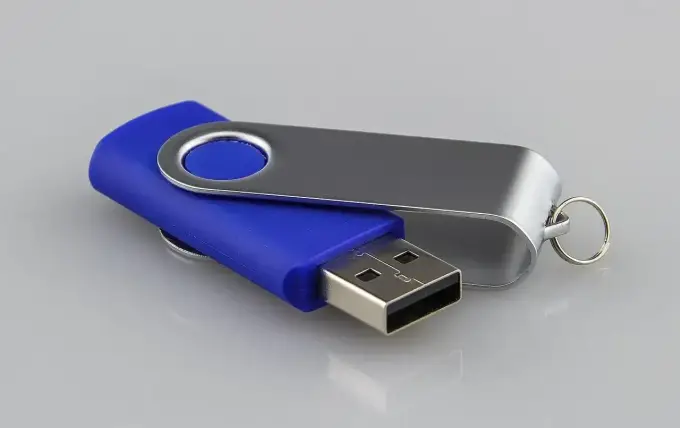 PowerPoint na pendrive - Jak spakować prezentację?