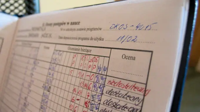 Kiedy oceny semestralne? Poznaj terminy i procedury