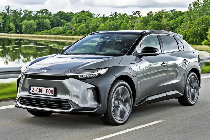 Toyota bZ4X - Cennik i wersje. Czy warto kupić?