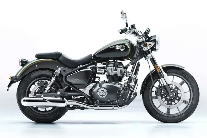 Royal Enfield Super Meteor 650 - Czy to cruiser dla Ciebie?