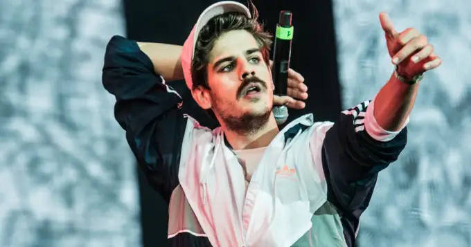 Taco Hemingway: Ile ma lat? Wiek, biografia i wpływ na muzykę