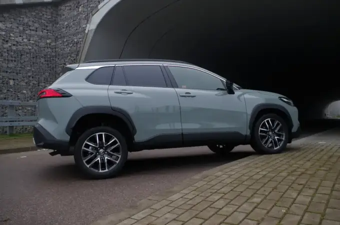 Toyota Corolla Cross - Opinie, spalanie. Czy warto kupić?