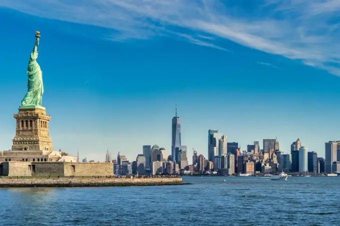 Ile trwa lot do USA? Sprawdź czas podróży i zaplanuj!