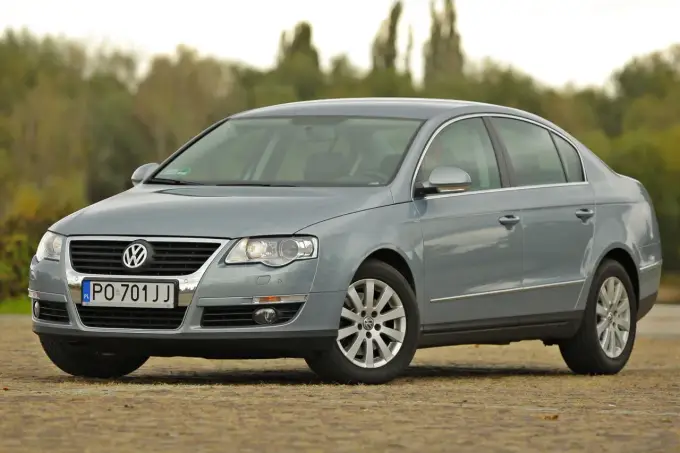 Passat B6 2.0 TDI: Jaki akumulator wybrać? Poradnik i wymiana