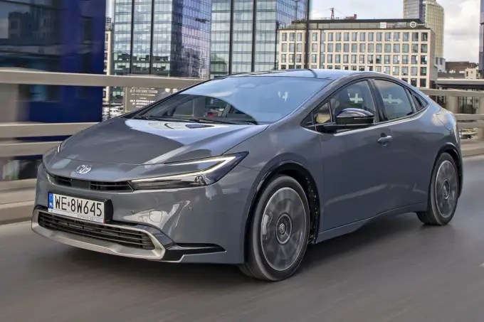 Toyota Prius 2026 - Cena, zasięg i test. Dla kogo ma sens?