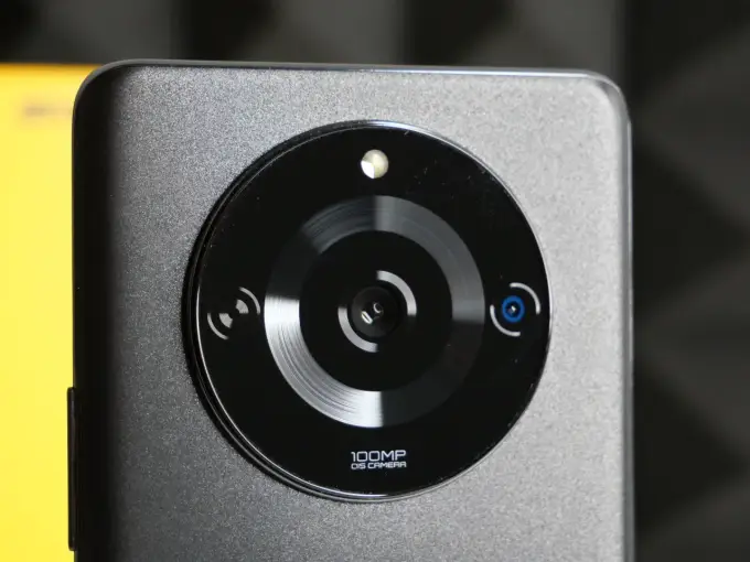 Smartfon z dobrym aparatem do 2000 zł - Wybierz idealny model