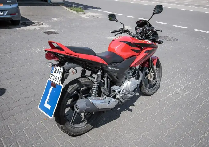 Prawo jazdy A1 od ilu lat i ile kosztuje?