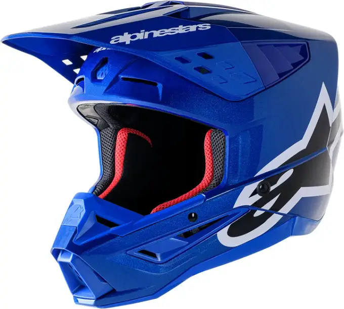 Kask enduro z szybą czy bez – co wybrać dla lepszej ochrony?
