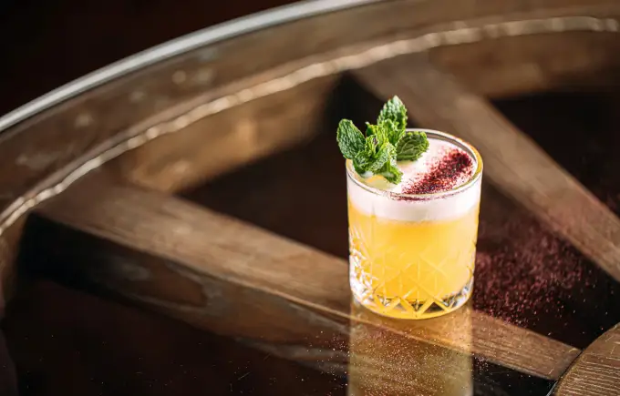 Vodka Sour - Prosty przepis na klasyk, który zrobisz w domu