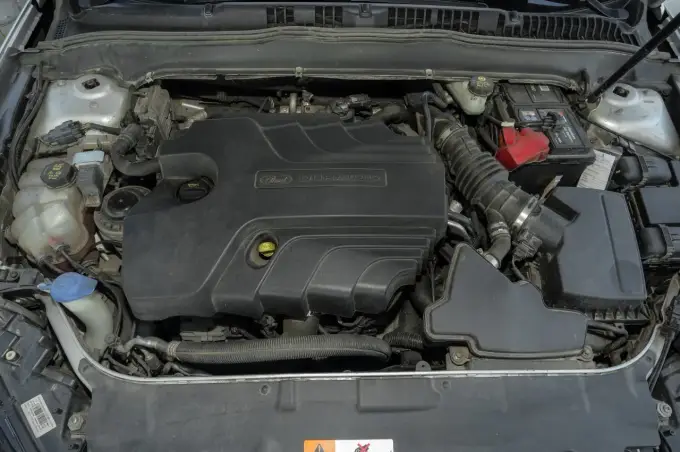 Akumulator Ford Mondeo MK4 2.0 TDCi: Jaki wybrać i wymienić?