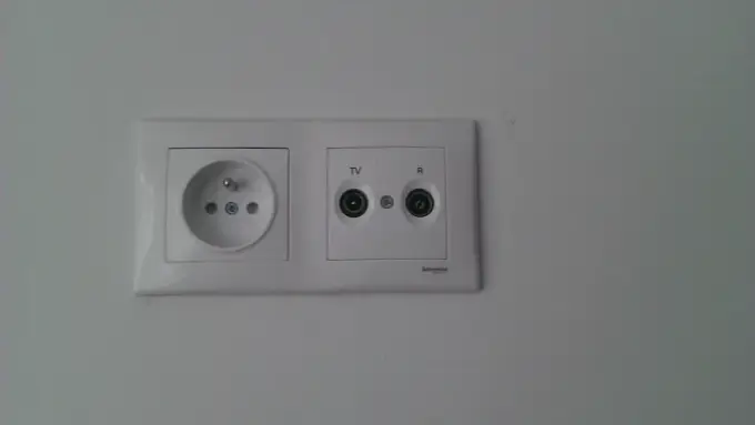 Jak przedłużyć kabel antenowy - jak uniknąć utraty sygnału?
