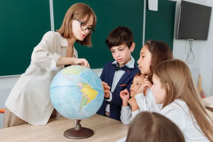 Kim jest nauczyciel? Rola, obowiązki i cechy dobrego pedagoga