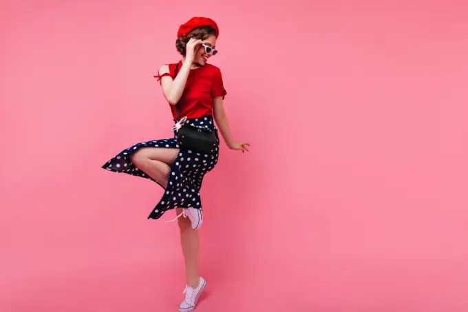 Styl pin-up na co dzień - jak nosić retro look z lekkością