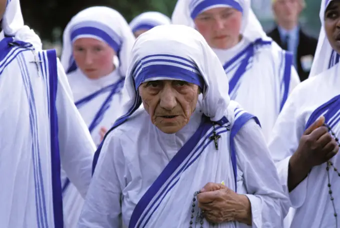 Matka Teresa z Kalkuty: Dlaczego została świętą i co ją wyróżnia?