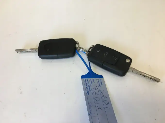 Wymiana baterii w kluczyku Skoda Octavia III - Jak uniknąć uszkodzeń?