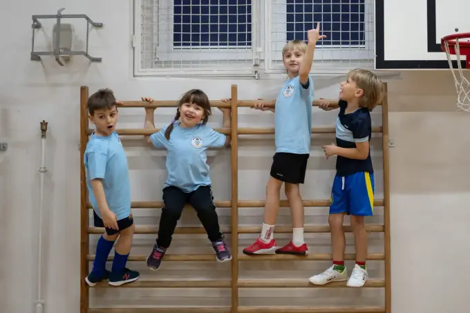 Ćwiczenia ruchowe dla dzieci - Rozwijaj sprawność przez zabawę!